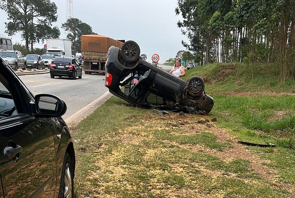 Batida entre carros deixa oito feridos na rodovia Raposo Tavares